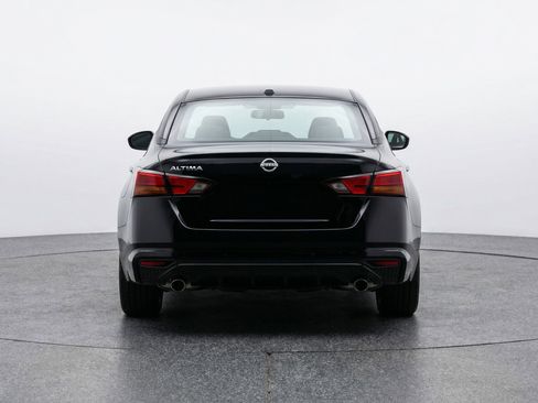 Used 2025 Nissan Altima 2.5 SV FWD image 7