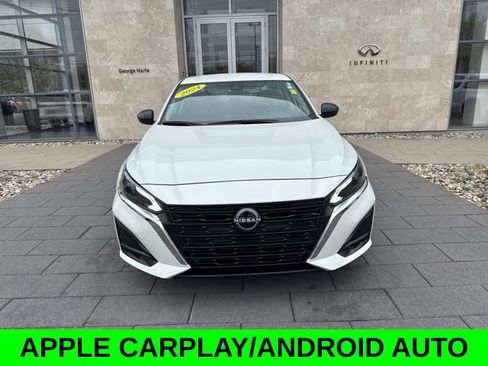 Used 2024 Nissan Altima 2.5 SV FWD image 2