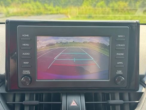 Used 2019 Toyota RAV4 LE w/ Carpet Mat Package AWD/4WD image 24
