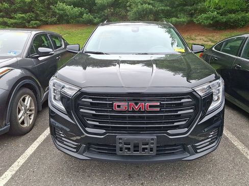 Used 2023 GMC Terrain SLE w/ Elevation Edition AWD/4WD image 2