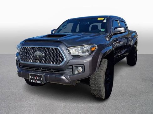 Used 2018 Toyota Tacoma TRD Sport w/ Technology Package image 1