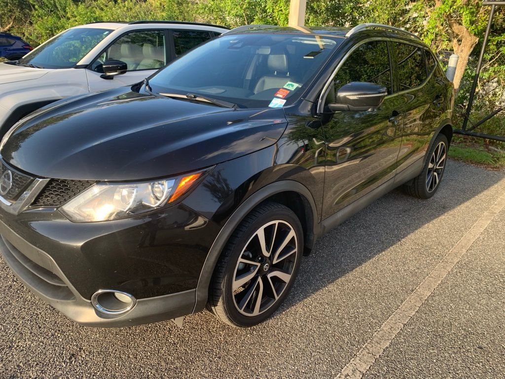 Used 2019 Nissan Rogue Sport SL FWD image 2