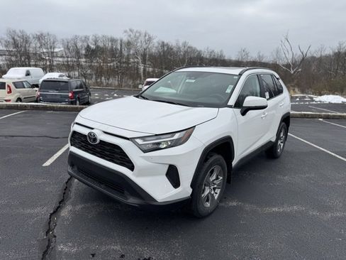 New 2025 Toyota RAV4 XLE w/ Convenience Package image 7