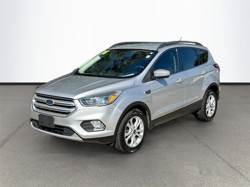 Used 2018 Ford Escape SE image 3