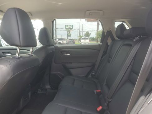 Used 2026 Nissan Rogue SL AWD/4WD image 12