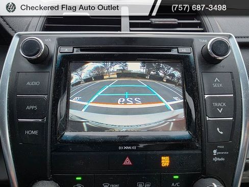 Used 2016 Toyota Camry LE image 17