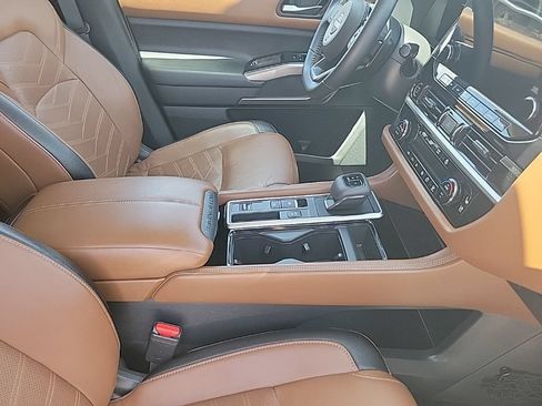 Used 2022 Nissan Pathfinder Platinum w/ Cargo Package FWD image 52