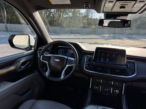 Used 2024 Chevrolet Suburban LT image 27