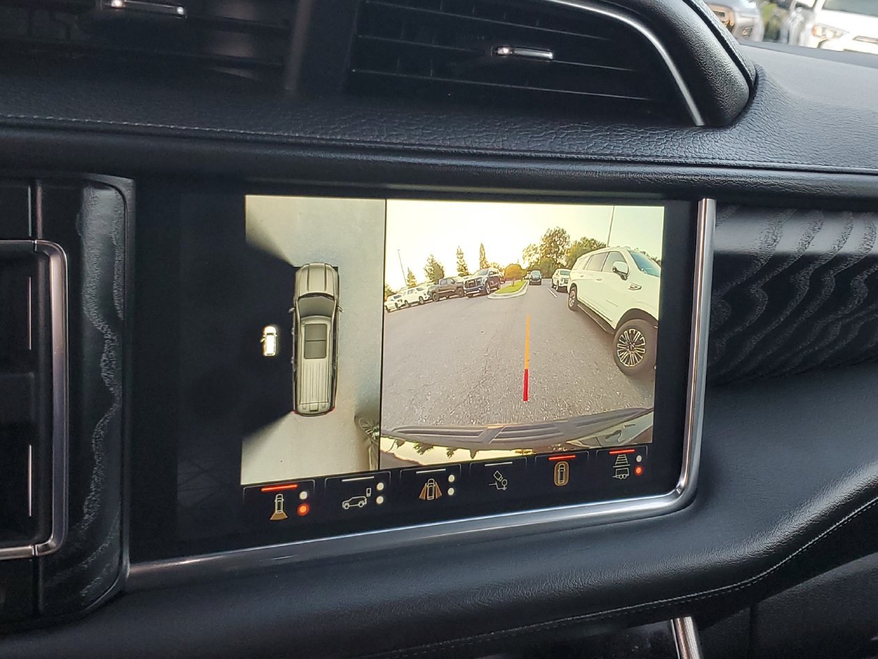 Used 2024 GMC Yukon Denali w/ Advanced Technology Package AWD/4WD image 21