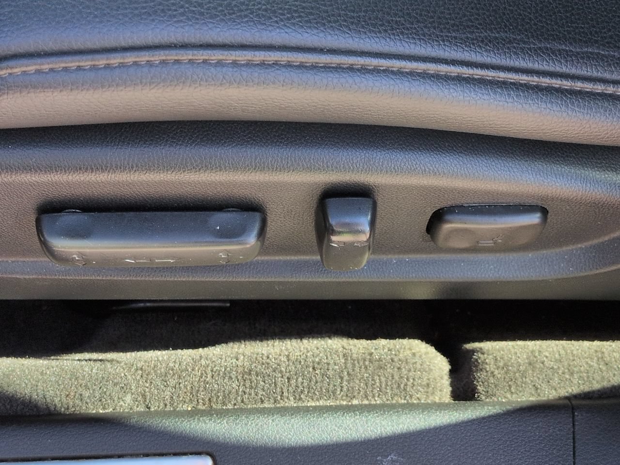 Used 2017 Acura TLX FWD image 20