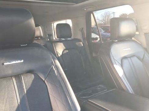 Used 2018 Ford Expedition Platinum image 24