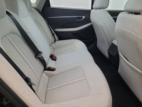 Used 2023 Hyundai Sonata SE w/ Preferred Accessory Package FWD image 19