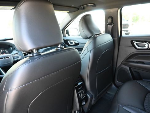 New 2026 Jeep Compass Latitude AWD/4WD image 22