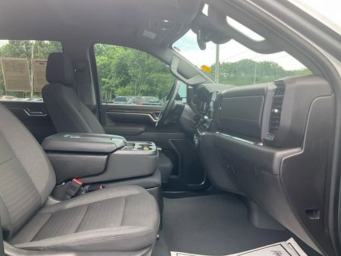 Used 2025 Chevrolet Silverado 2500 LT w/ Trail Boss Package AWD/4WD image 12