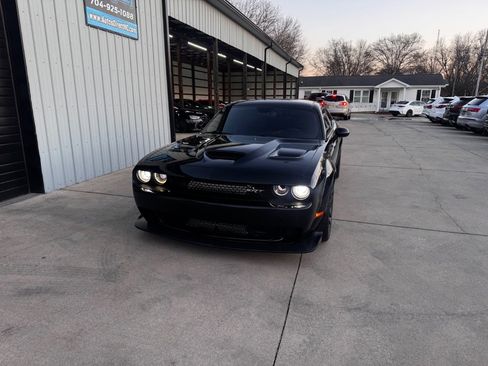 Used 2019 Dodge Challenger R/T Scat Pack w/ Widebody Package image 15