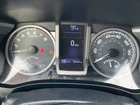 Used 2019 Toyota Tacoma SR5 image 18
