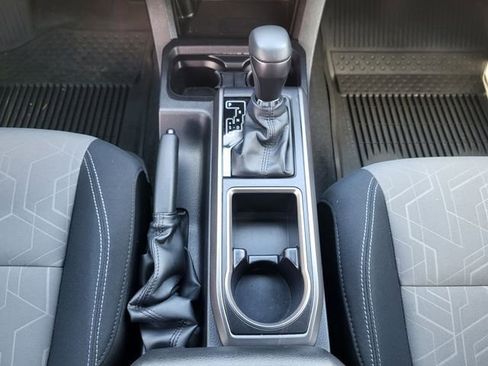 Used 2023 Toyota Tacoma TRD Off-Road w/ Technology Package AWD/4WD image 18