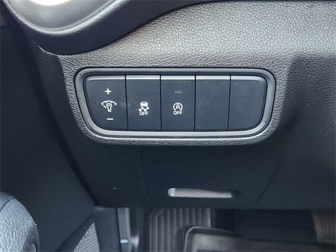 Certified 2025 Kia Soul LX image 22