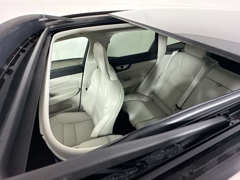 Used 2024 Volvo XC60 B5 Plus AWD/4WD image 25
