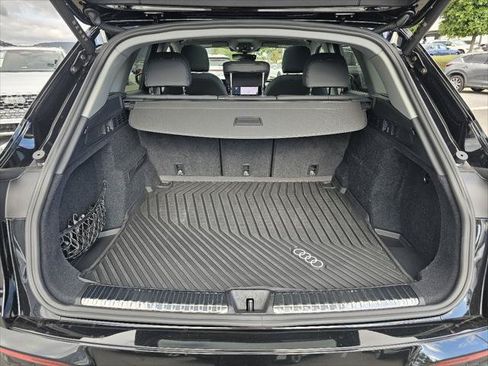 Used 2025 Audi Q5 Premium w/ Convenience Package AWD/4WD image 7