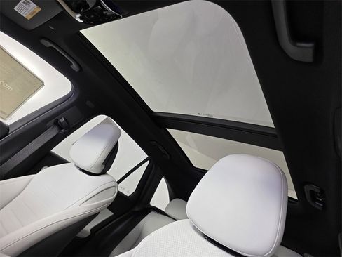 New 2026 Mercedes-Benz GLC 300 image 9