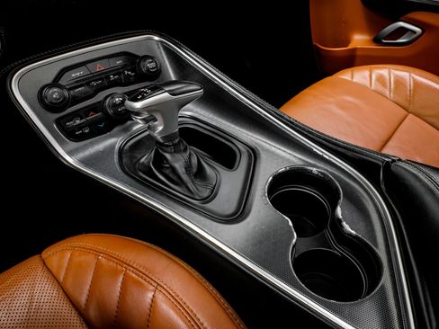 Used 2015 Dodge Challenger SRT w/ Technology Group RWD image 33