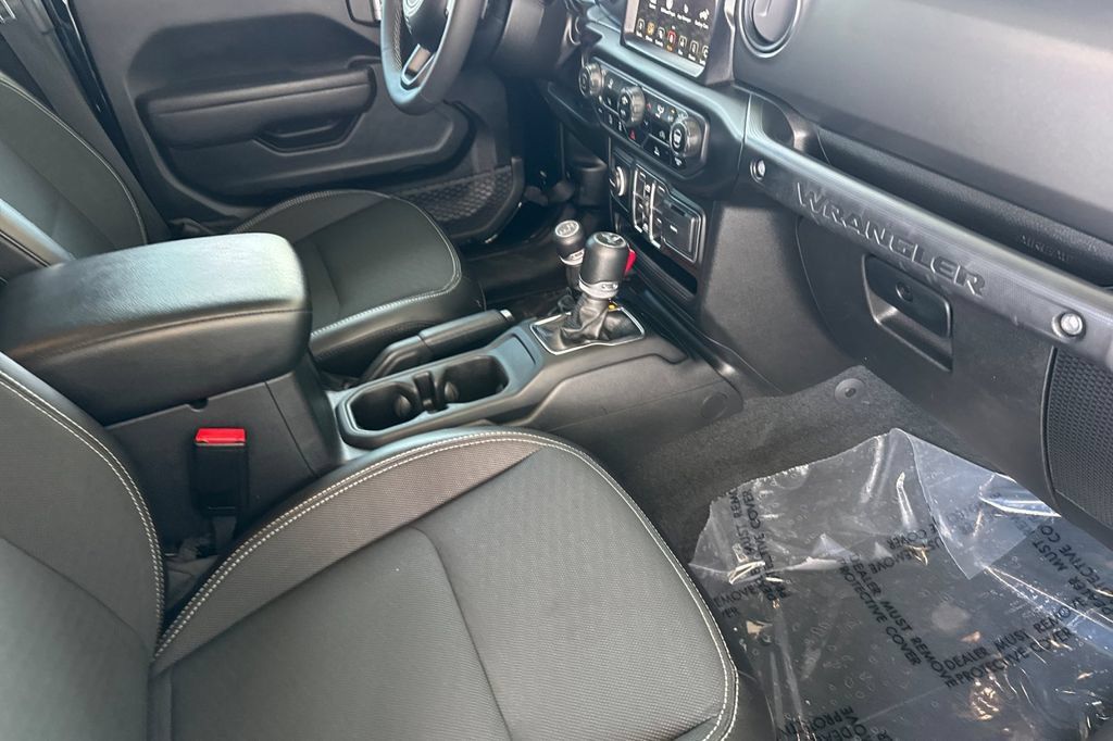 Used 2023 Jeep Wrangler Unlimited Sport AWD/4WD image 19