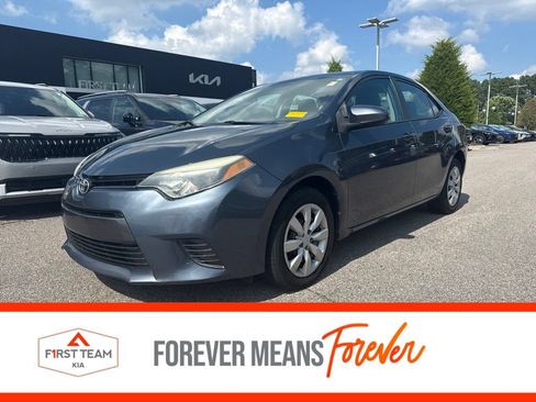 Used 2016 Toyota Corolla LE FWD image 1