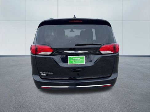 Certified 2020 Chrysler Pacifica Limited image 5