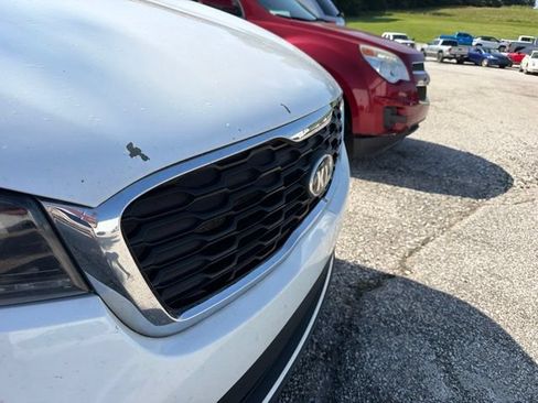 Used 2019 Kia Sorento FWD V6 image 9