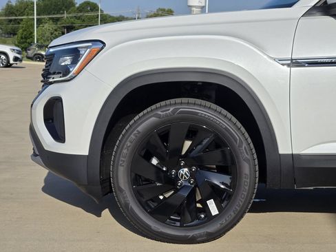 New 2026 Volkswagen Atlas Cross Sport SE FWD image 6