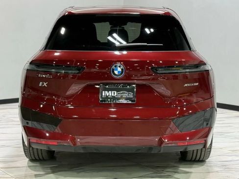 Used 2024 BMW iX xDrive50 w/ Premium Package image 8