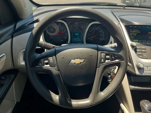 Used 2017 Chevrolet Equinox LS FWD image 17