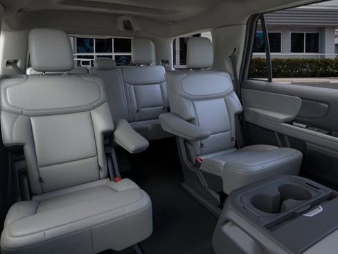 New 2026 Ford Expedition Active AWD/4WD image 11