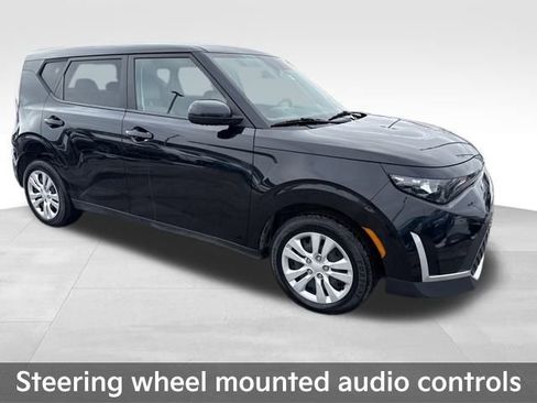 Used 2023 Kia Soul LX image 10