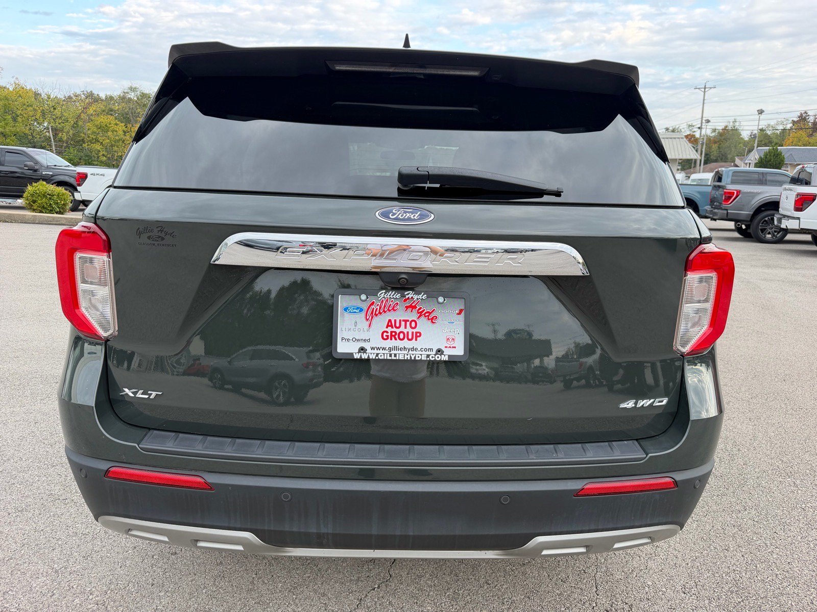 Used 2023 Ford Explorer XLT w/ Equipment Group 202A AWD/4WD image 11