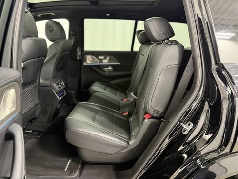 Used 2023 Mercedes-Benz GLS 580 4MATIC image 29