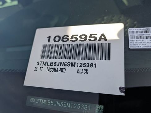 Used 2025 Toyota Tacoma Limited image 36