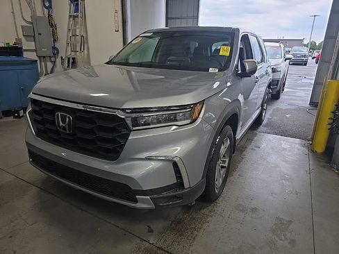 Used 2024 Honda Pilot EX-L image 2