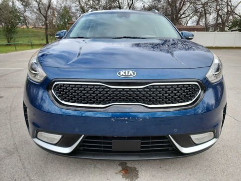 Used 2019 Kia Niro Touring image 2