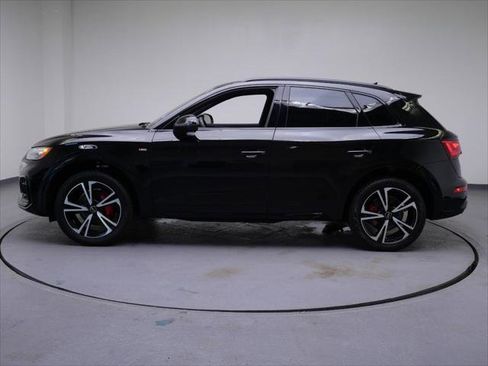 Certified 2025 Audi Q5 2.0T Premium Plus w/ Premium Plus Package AWD/4WD image 8