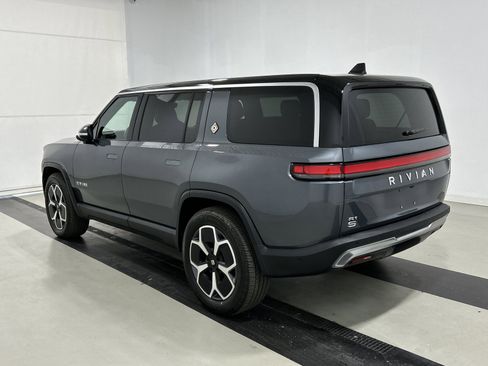 Used 2023 Rivian R1S Adventure image 3