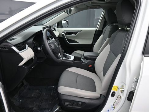 Certified 2022 Toyota RAV4 XLE image 19