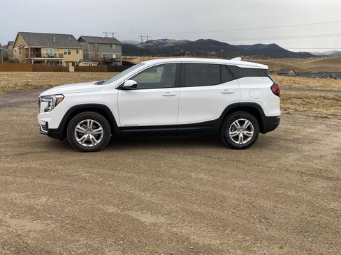 Used 2024 GMC Terrain SLE image 10