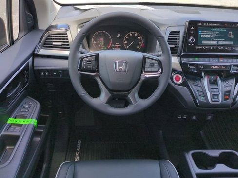 New 2026 Honda Odyssey Touring image 14