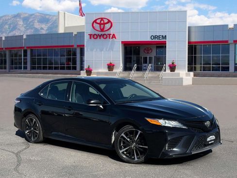Used 2020 Toyota Camry XSE FWD image 1