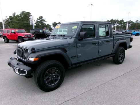 New 2026 Jeep Gladiator Sport image 2