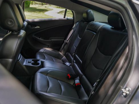 Used 2018 Chevrolet Volt LT w/ LT Driver Confidence Package FWD image 26