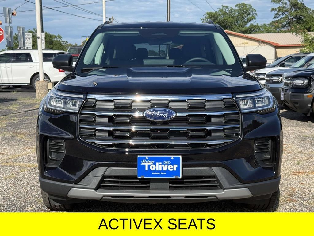 New 2026 Ford Explorer Active RWD image 3