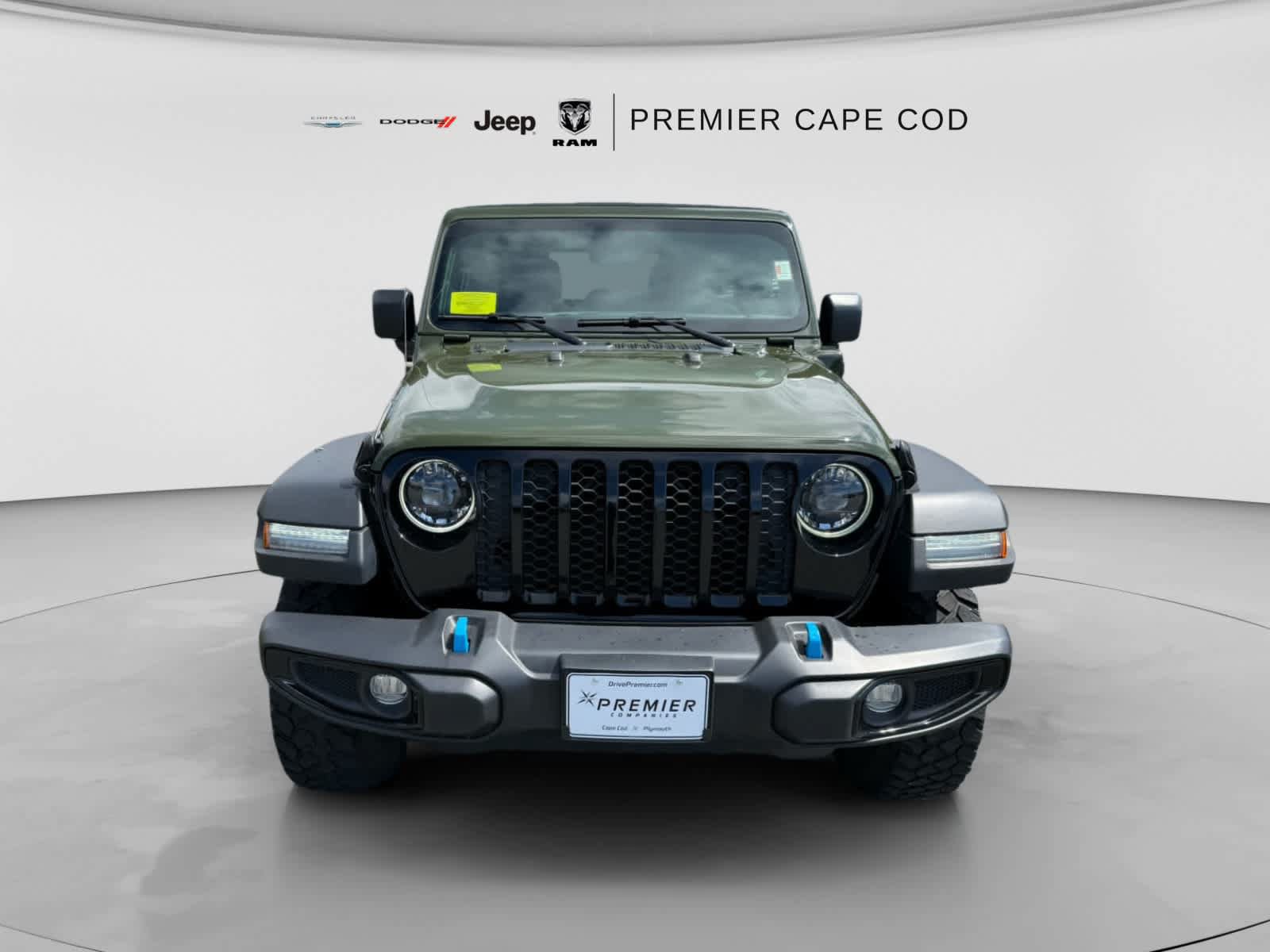 Used 2023 Jeep Wrangler Unlimited w/ Sun & Screen Package AWD/4WD image 3
